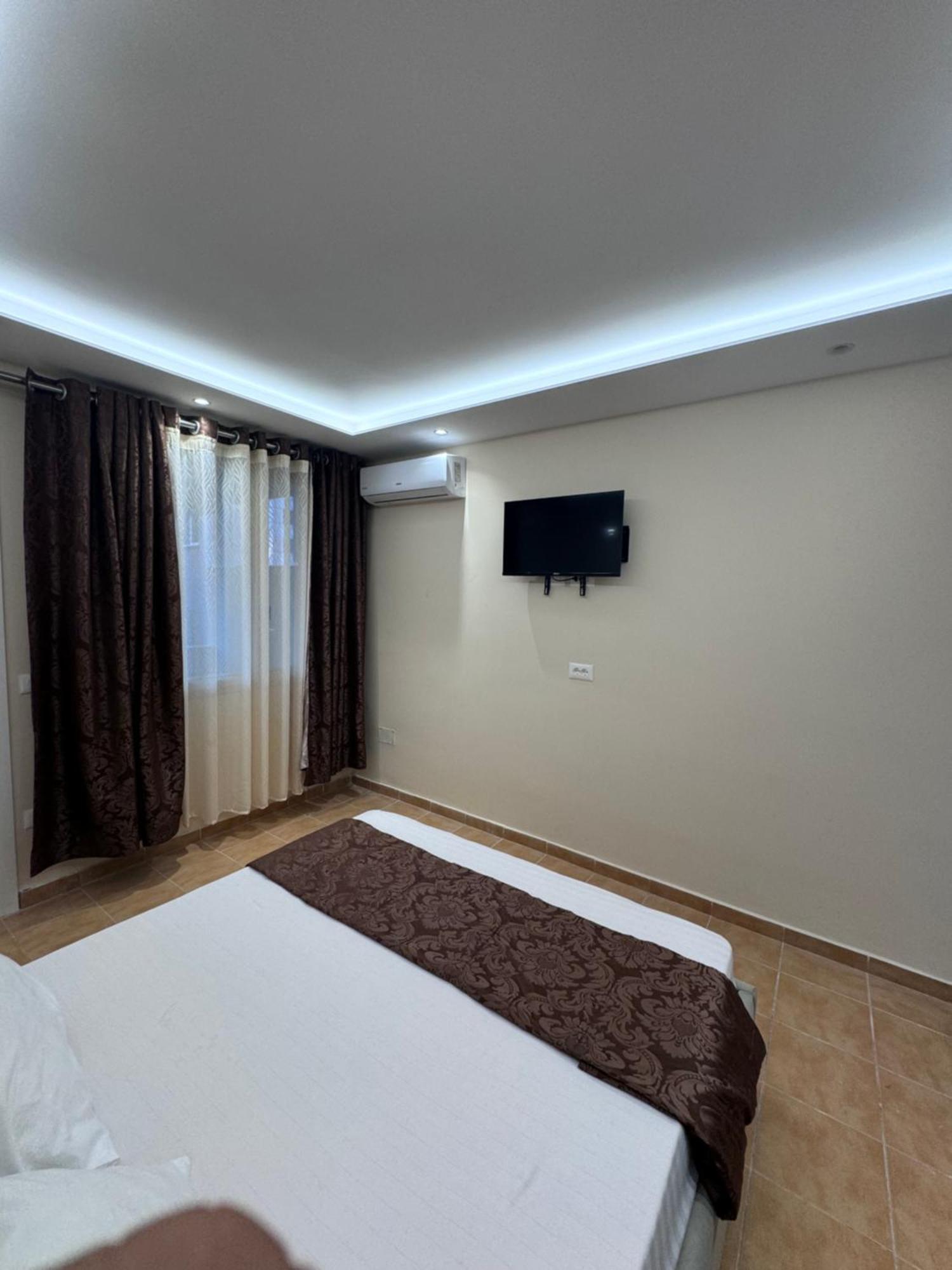 Hotel Vila Cano Durrës Exterior foto